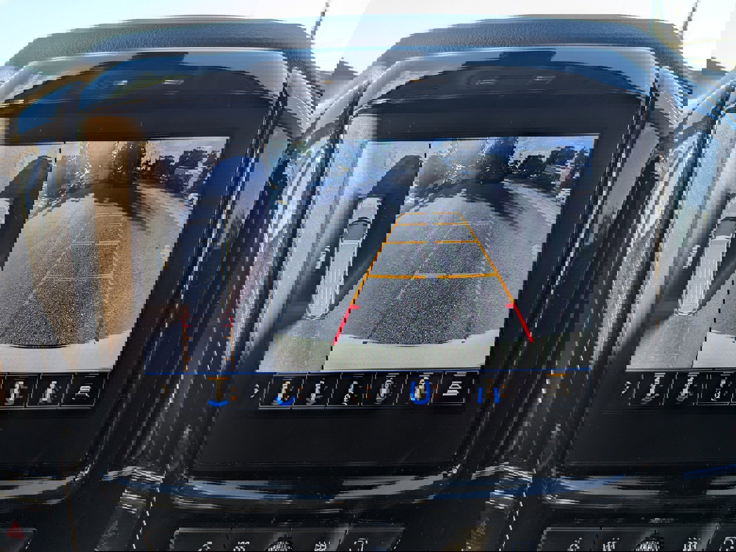 Used 2020 Chevrolet Traverse LT w/ LT Premium Package image 21