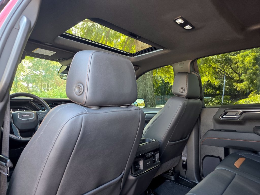 Used 2025 GMC Sierra 1500 AT4 w/ AT4 Premium Package AWD/4WD image 28