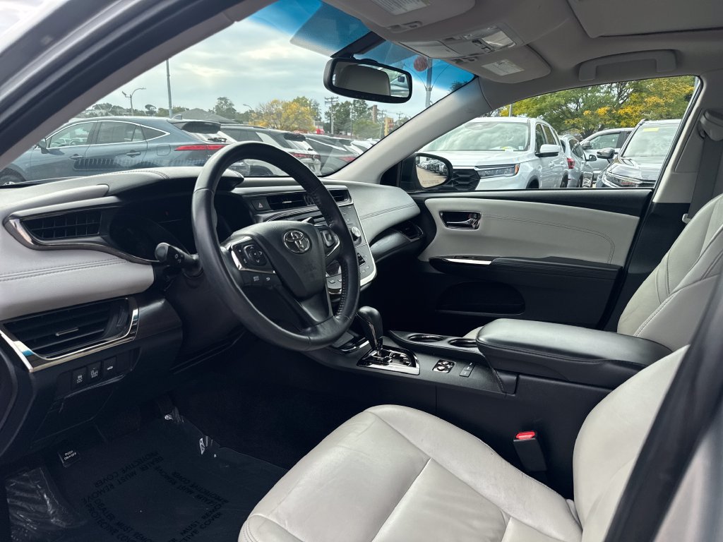 Used 2016 Toyota Avalon XLE Premium FWD image 13