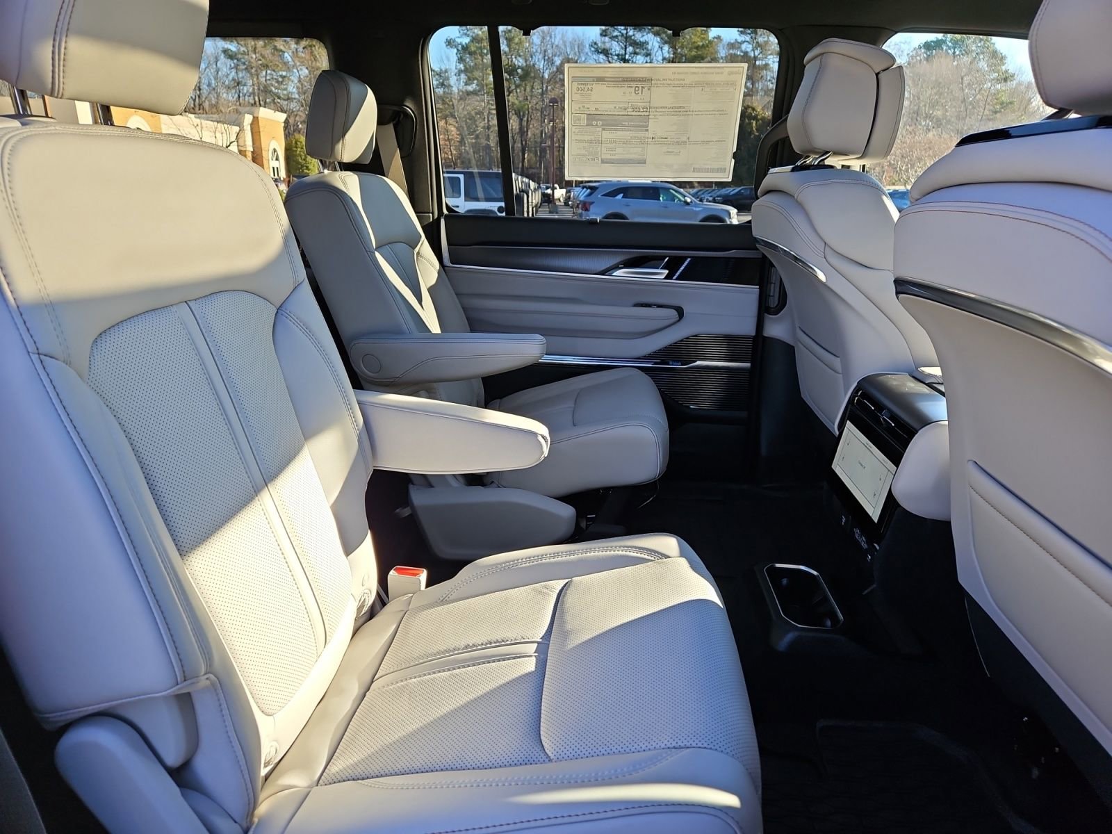 New 2026 Jeep Grand Wagoneer Summit image 17