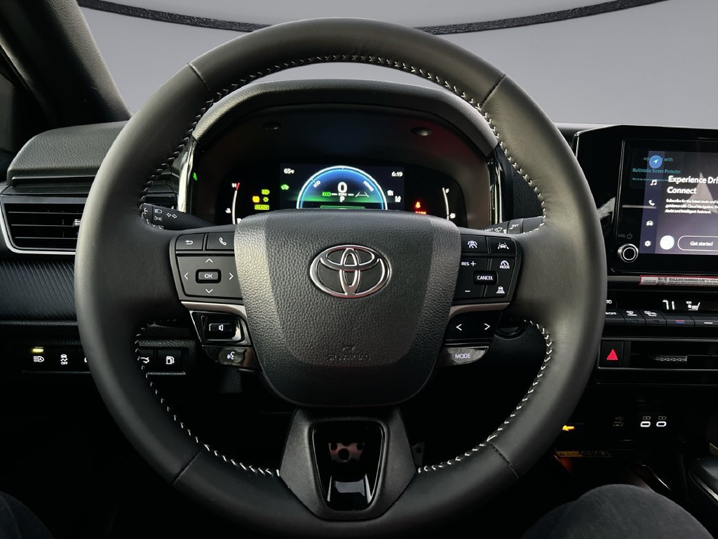 Used 2026 Toyota Camry SE FWD image 15