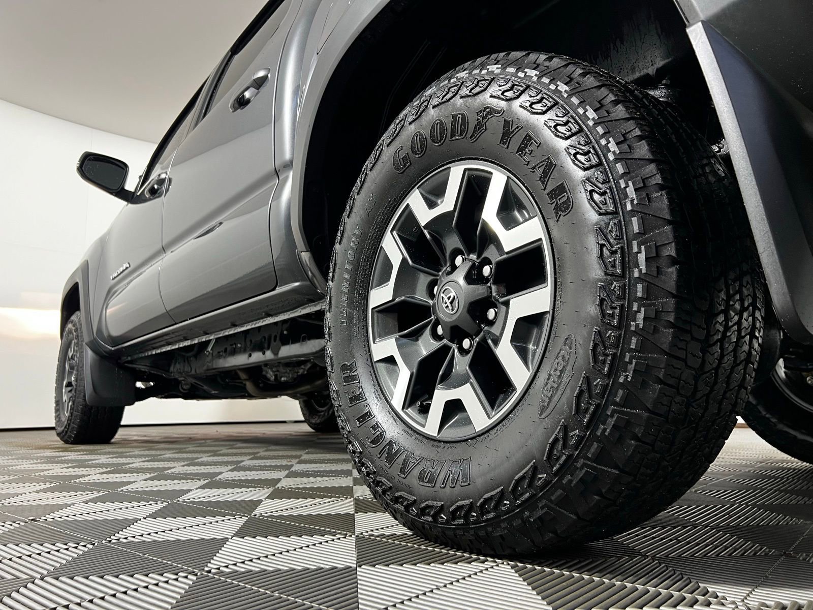 Certified 2023 Toyota Tacoma TRD Off-Road AWD/4WD image 26