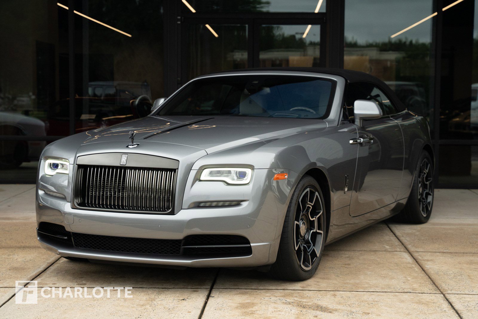 Used 2019 Rolls-Royce Dawn image 8