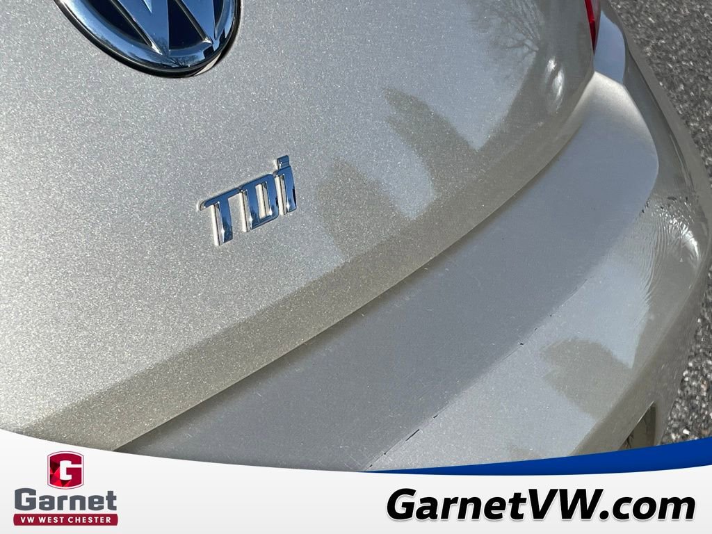 Used 2013 Volkswagen Beetle TDI image 19