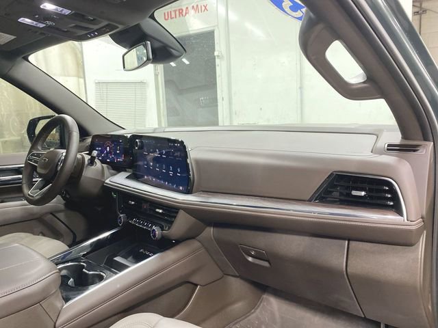 Used 2025 Chevrolet Tahoe Z71 w/ Comfort Package AWD/4WD image 29