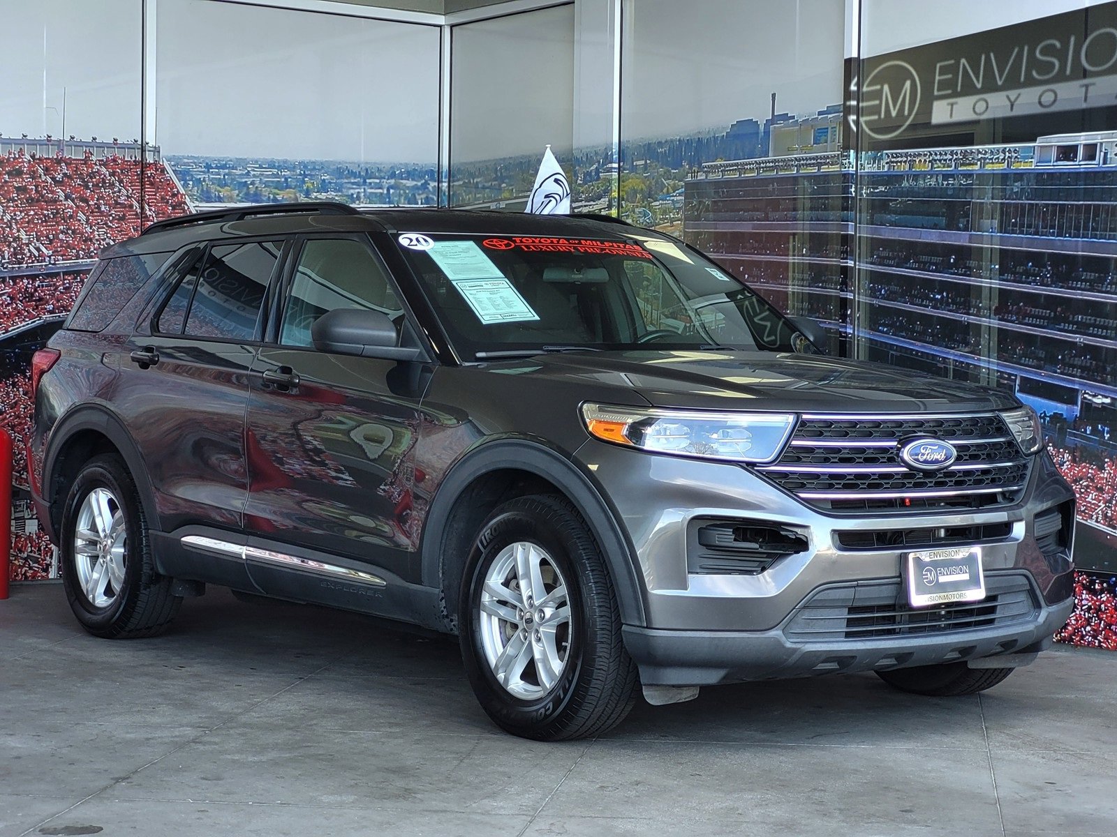 Used 2020 Ford Explorer XLT w/ Comfort Package image 1