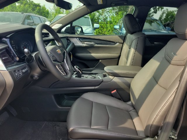New 2026 Cadillac XT5 Premium Luxury w/ Driver Assist Package FWD image 7