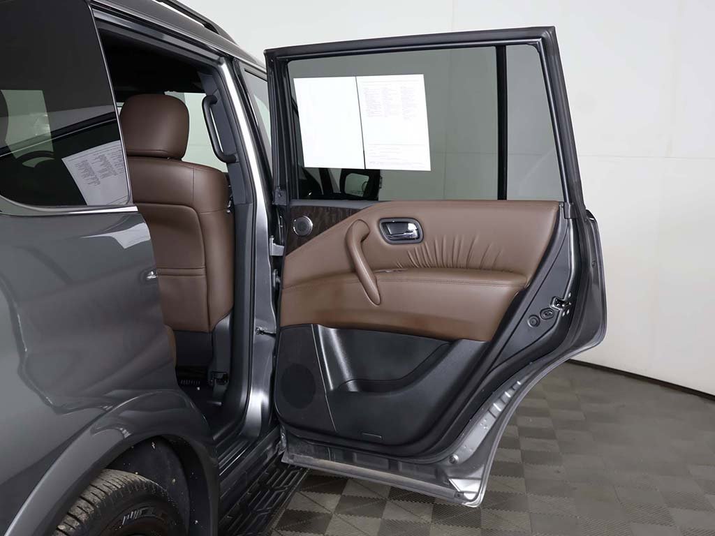 Used 2024 Nissan Armada Platinum image 27
