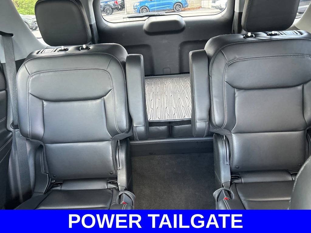 Used 2023 Ford Explorer XLT w/ Equipment Group 202A RWD image 13