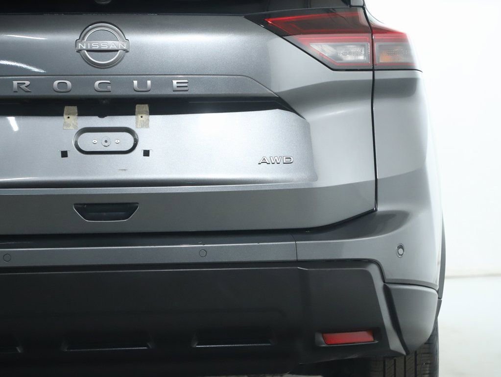 Used 2025 Nissan Rogue SV image 43
