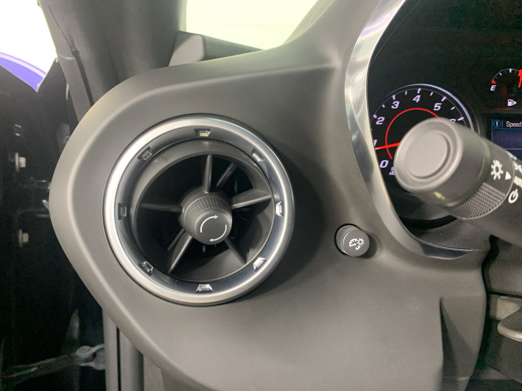 Used 2019 Chevrolet Camaro LT RWD image 17