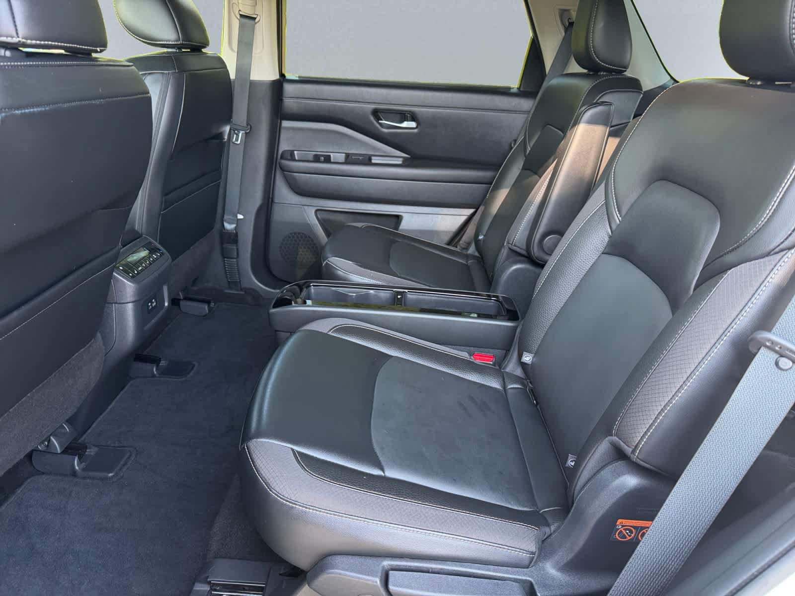 Used 2023 Nissan Pathfinder SL w/ SL Premium Package AWD/4WD image 18