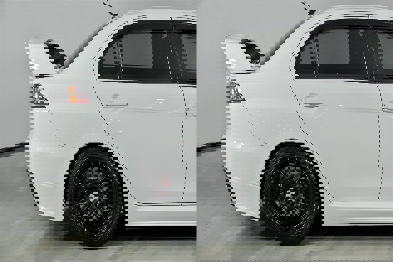 Used 2014 Mitsubishi Lancer Evolution GSR image 13