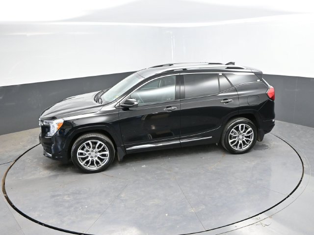 Used 2023 GMC Terrain Denali w/ Denali Premium Package AWD/4WD image 32