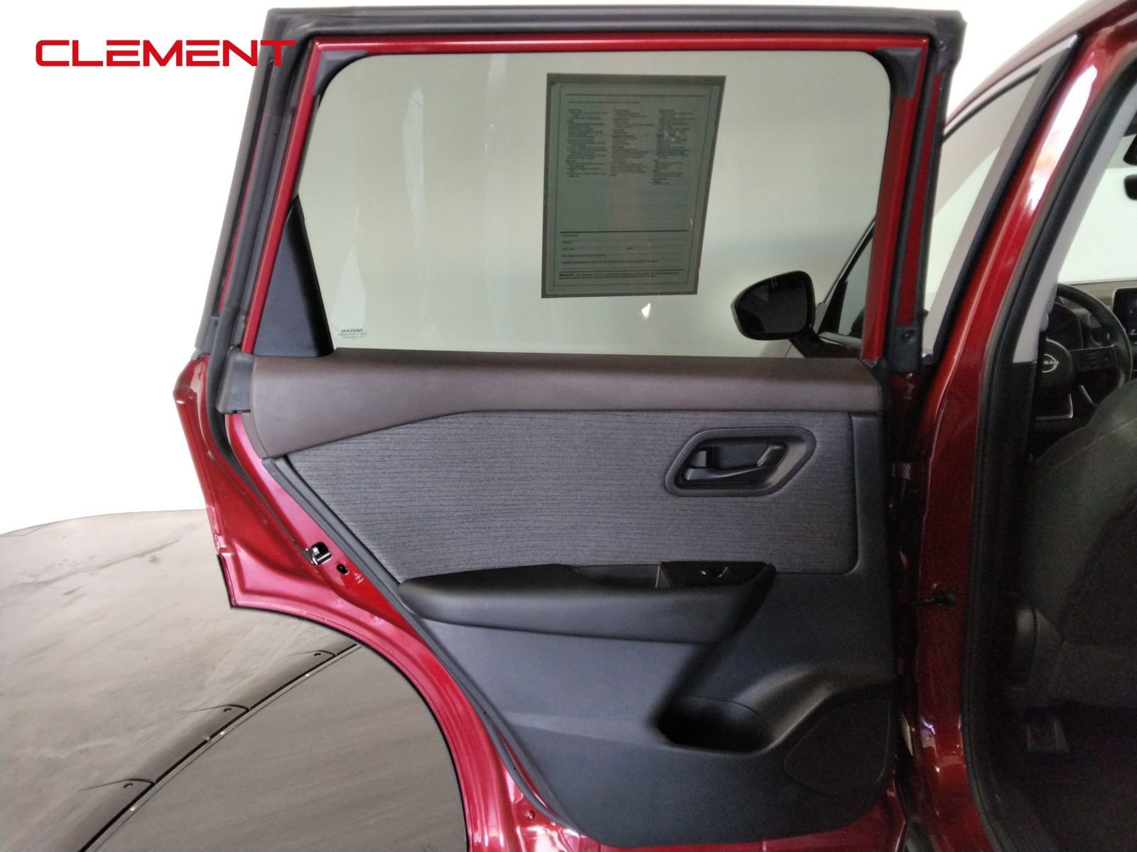 Used 2023 Nissan Rogue S image 26