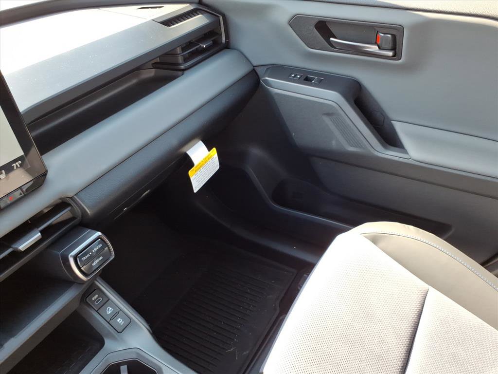 New 2026 Toyota RAV4 XSE AWD/4WD image 18