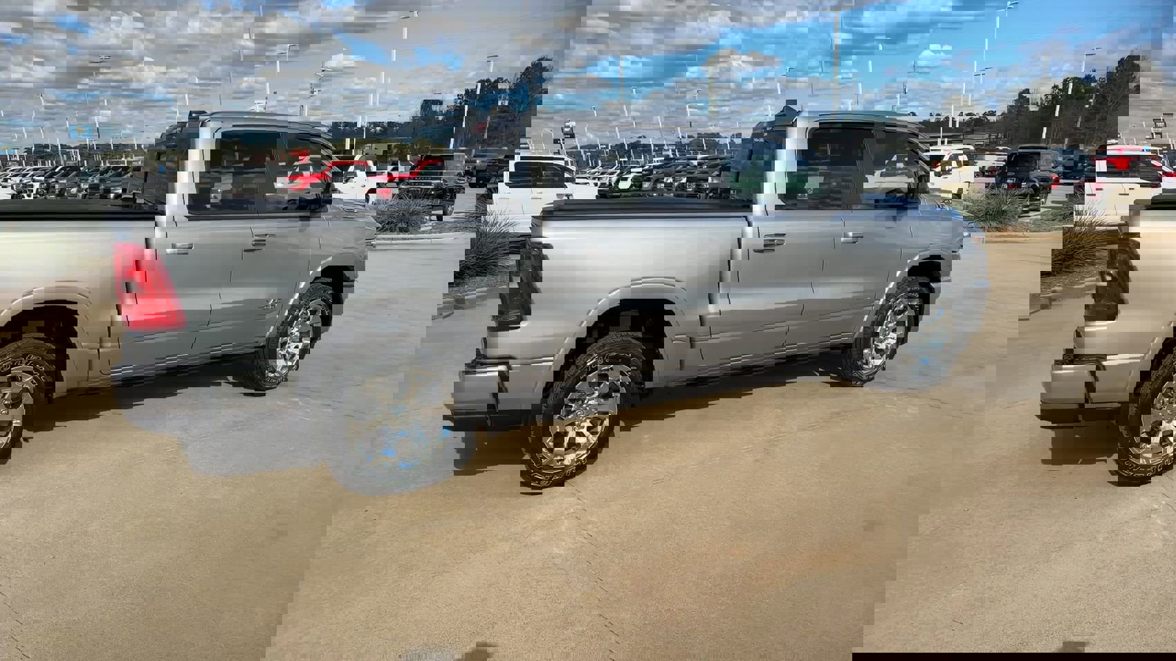 Used 2025 RAM 1500 Lone Star image 9