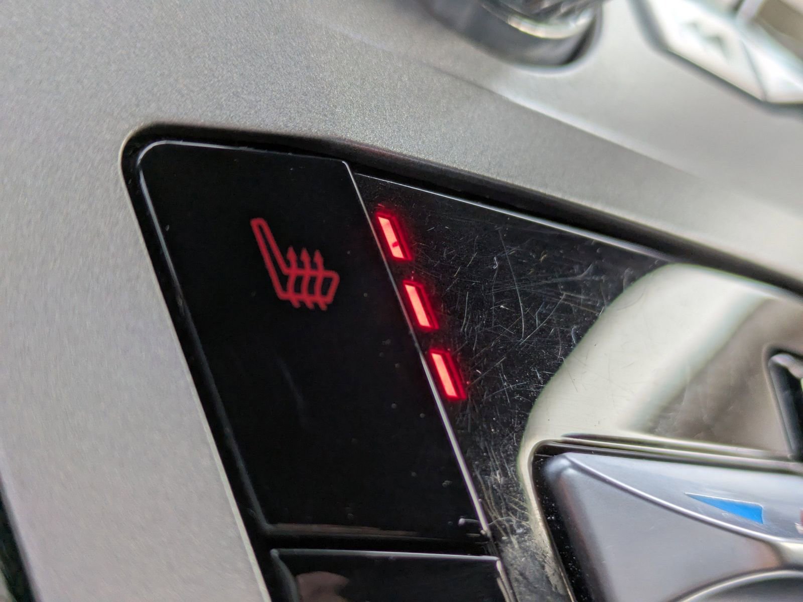 Certified 2023 Ford Explorer XLT image 25