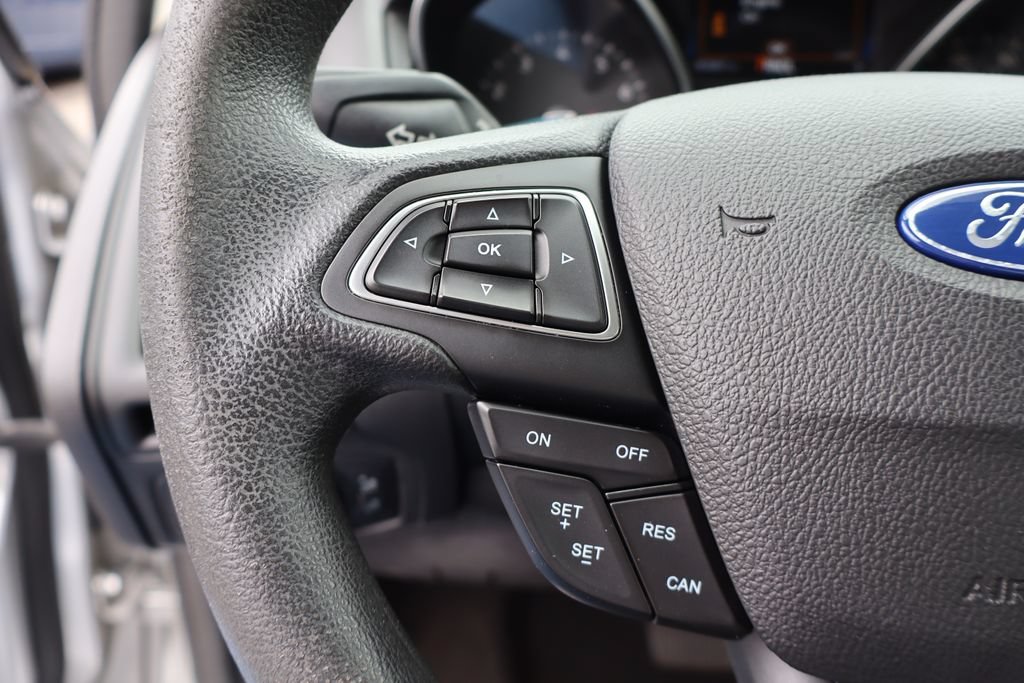 Used 2018 Ford Focus SE FWD image 12