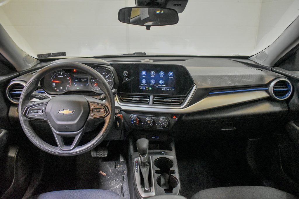 Used 2024 Chevrolet Trax LS w/ LS Convenience Package image 11