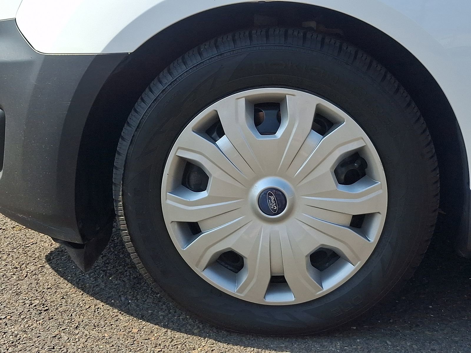 Used 2020 Ford Transit Connect XL image 9