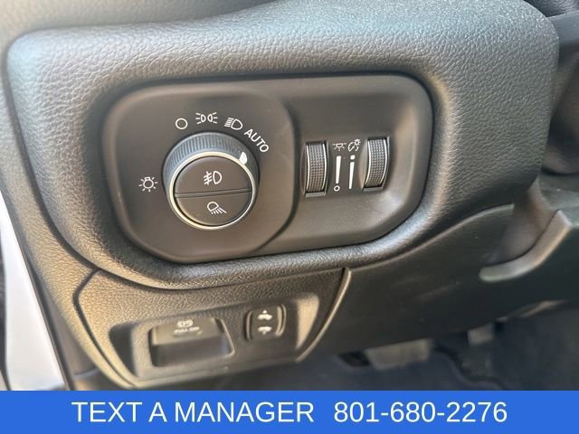 Used 2020 RAM 1500 Laramie w/ Off Road Group AWD/4WD image 19