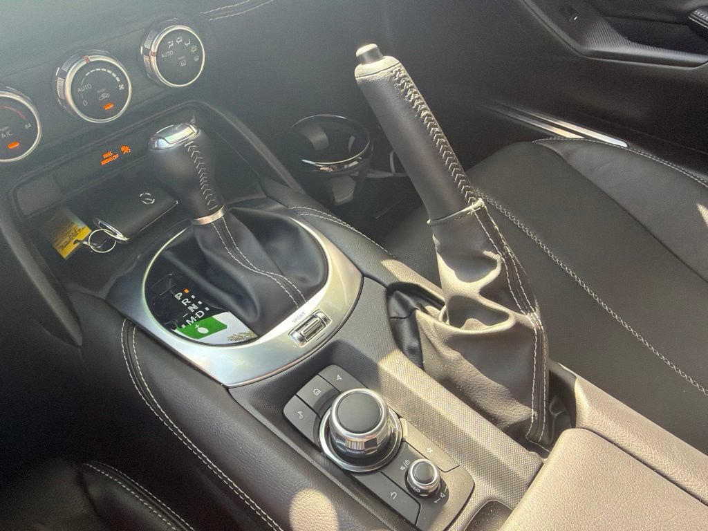 Used 2024 MAZDA MX-5 Miata Grand Touring w/ Weather Package RWD image 11