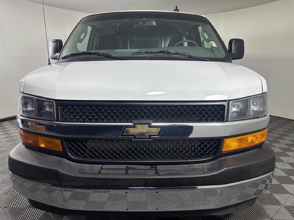 Used 2025 Chevrolet Express 2500 w/ Driver Convenience Package RWD image 8