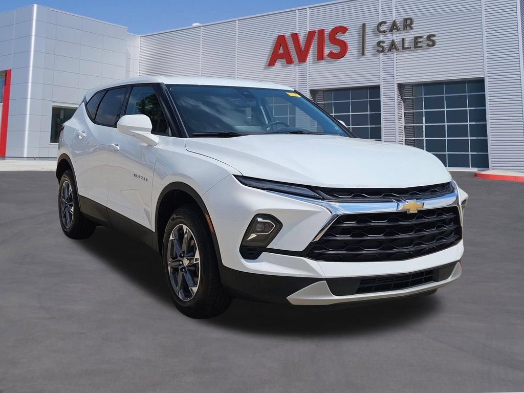 Used 2025 Chevrolet Blazer LT FWD image 9
