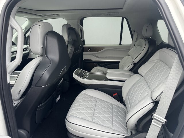 New 2026 Lincoln Navigator Black Label AWD/4WD image 10