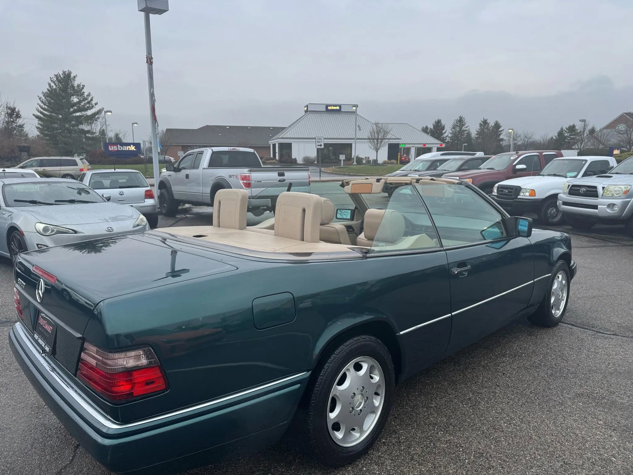 Used 1995 Mercedes-Benz E 320 Convertible image 9