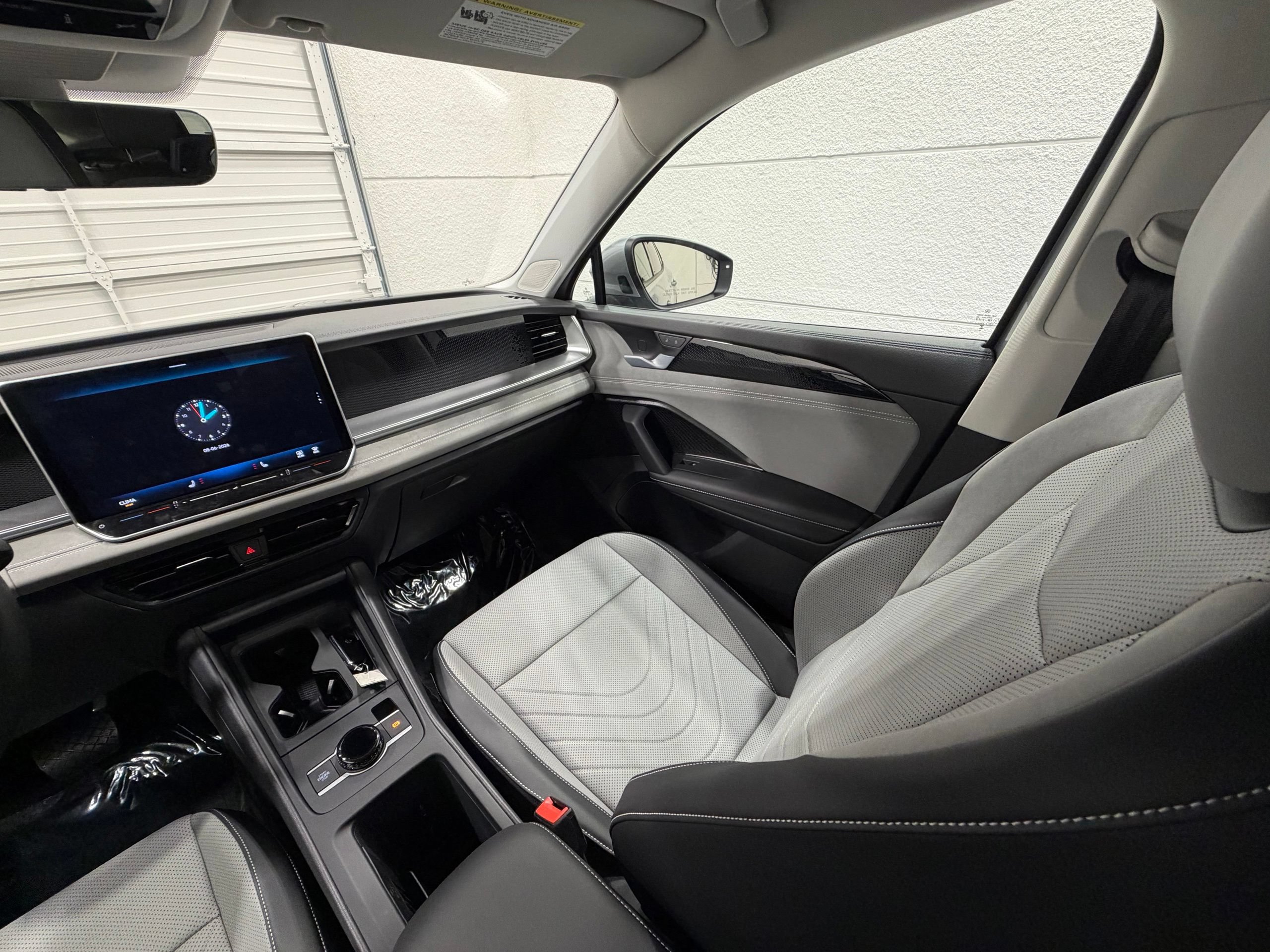 Used 2026 Volkswagen Tiguan SE FWD image 33