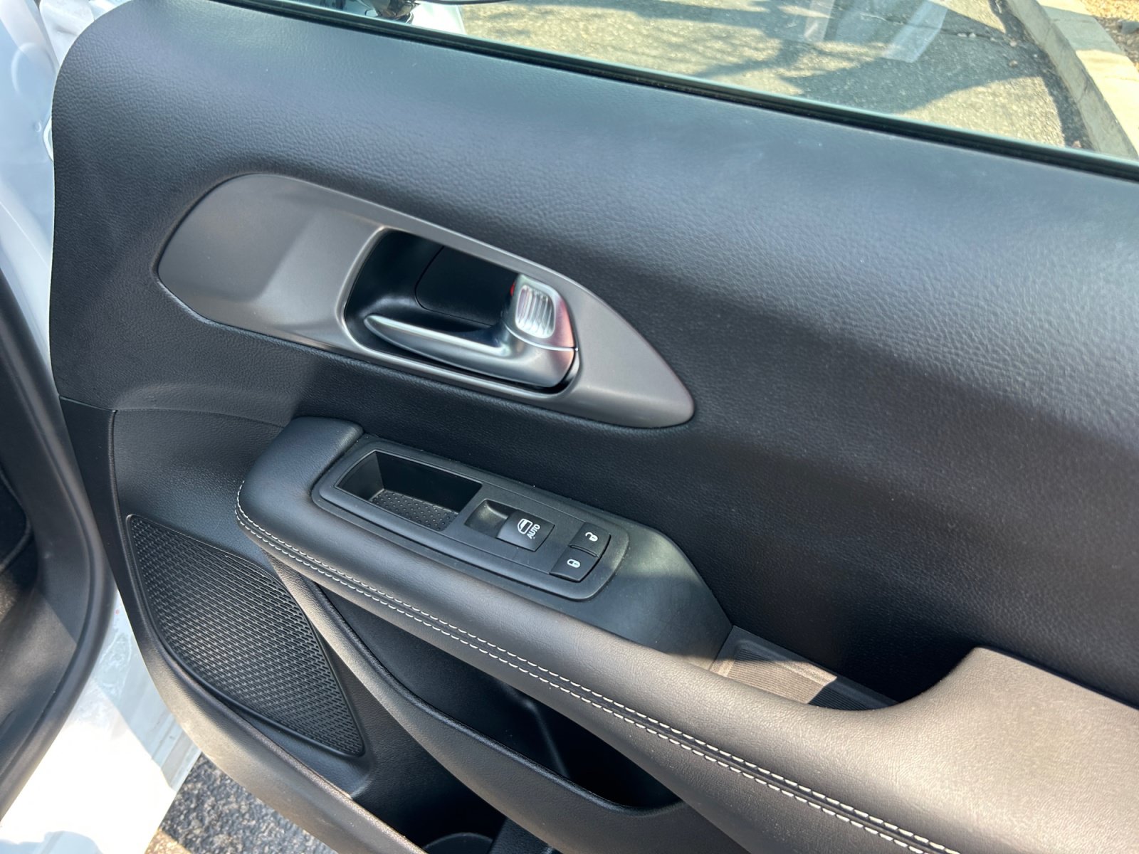 Used 2026 Chrysler Pacifica Select AWD/4WD image 16