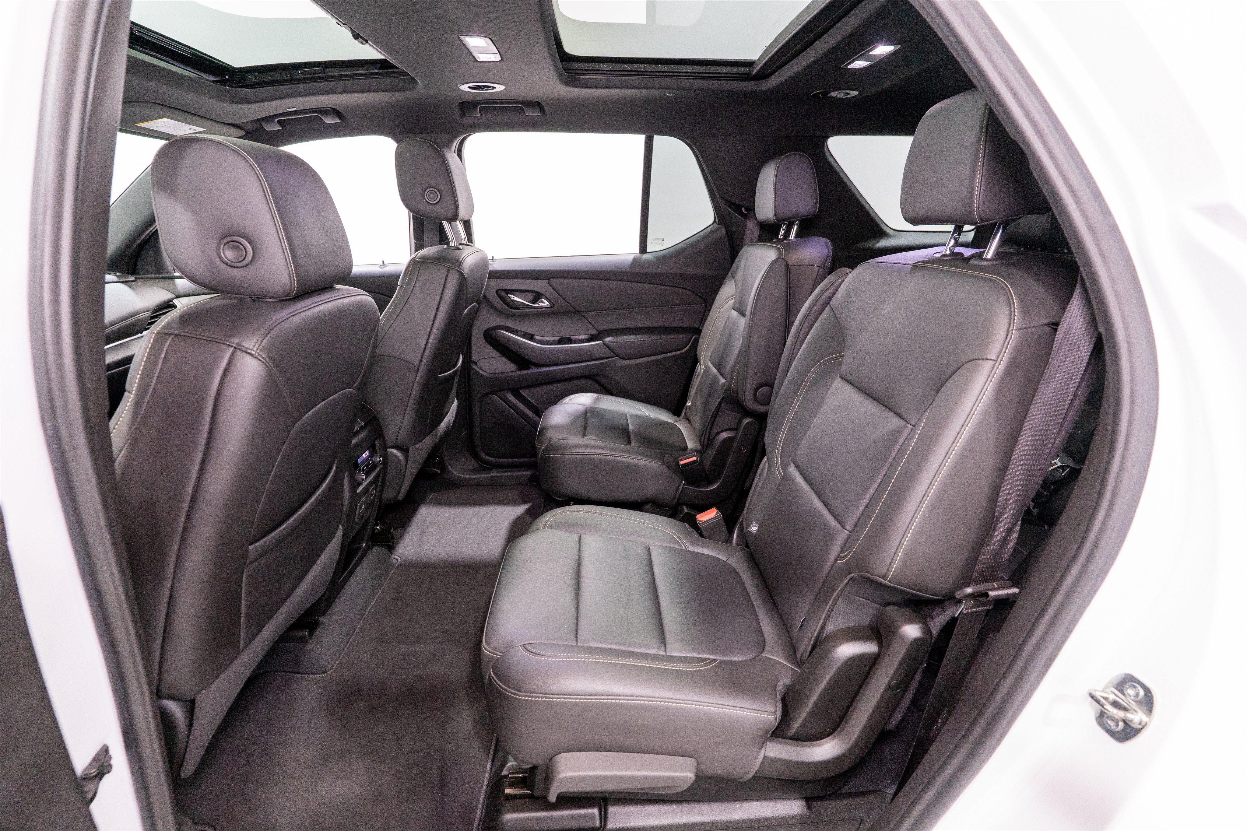 Used 2023 Chevrolet Traverse LT w/ LT Premium Package AWD/4WD image 36