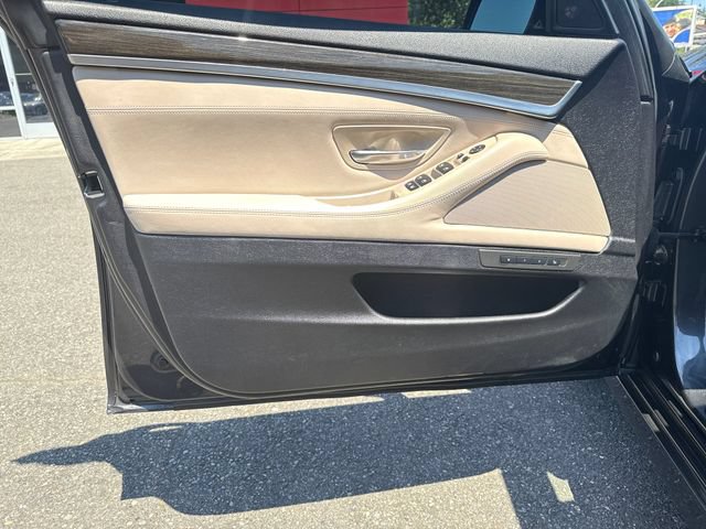 Used 2011 BMW 550i Sedan RWD image 15