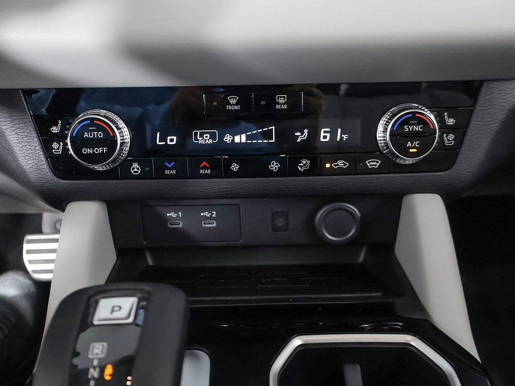 New 2025 Mitsubishi Outlander SEL image 49