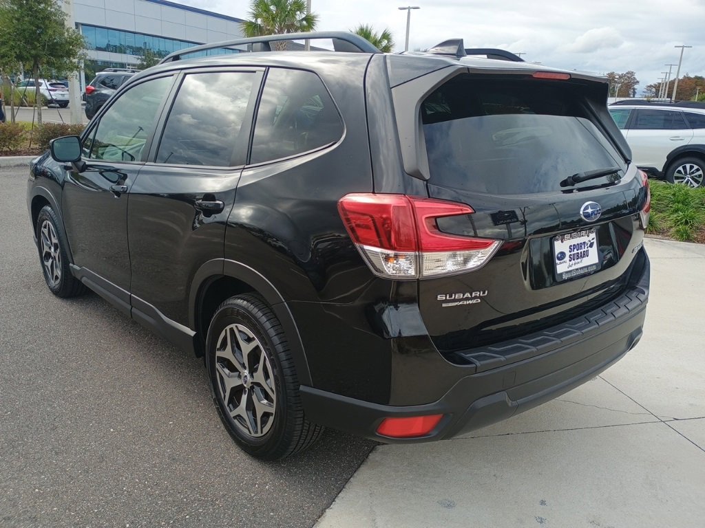 Used 2020 Subaru Forester Premium image 7
