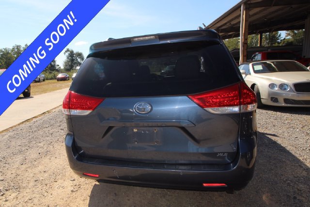 Used 2014 Toyota Sienna XLE FWD image 6