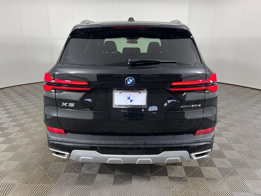 New 2026 BMW X5 xDrive50e image 3