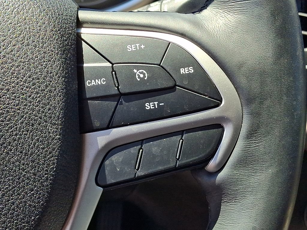 Used 2018 Jeep Cherokee Limited AWD/4WD image 24