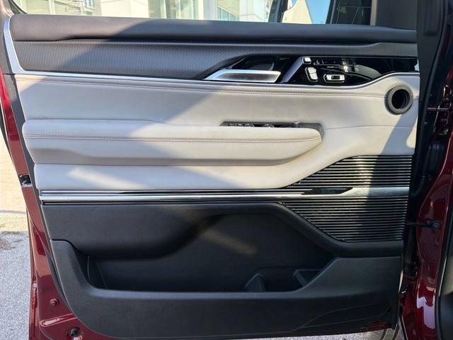New 2026 Jeep Grand Wagoneer L Summit AWD/4WD image 9