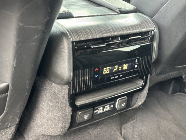 Used 2024 Jeep Wagoneer Series II w/ Flexible Seating Group AWD/4WD image 20