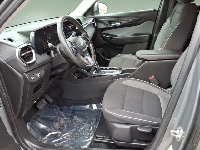 Used 2024 Chevrolet TrailBlazer LT w/ LT Cold Weather Package AWD/4WD image 11