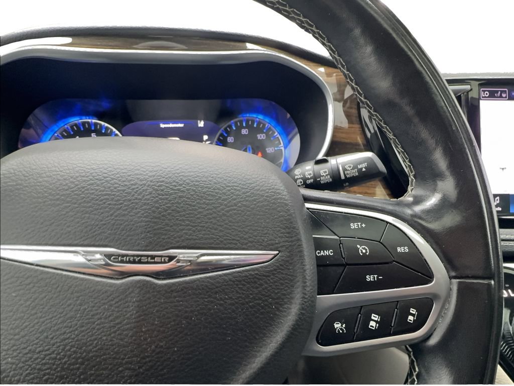 Used 2022 Chrysler Pacifica Limited FWD image 39