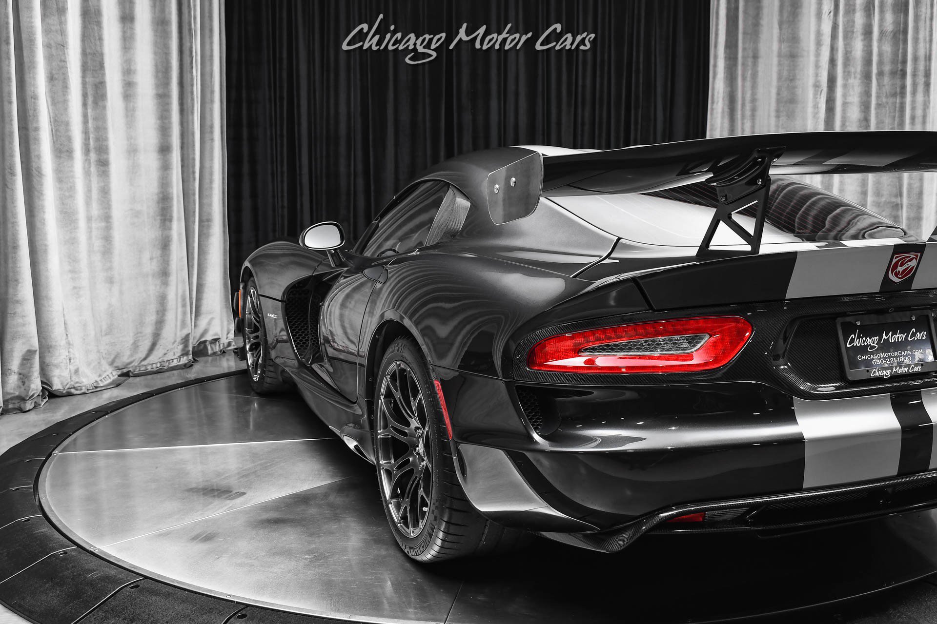 Used 2013 SRT Viper GTS w/ GTS Laguna Interior Pkg image 32