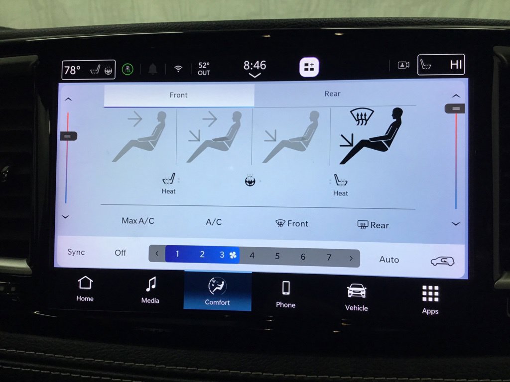 Used 2021 Chrysler Pacifica Touring-L w/ Uconnect Theater Family Group AWD/4WD image 32
