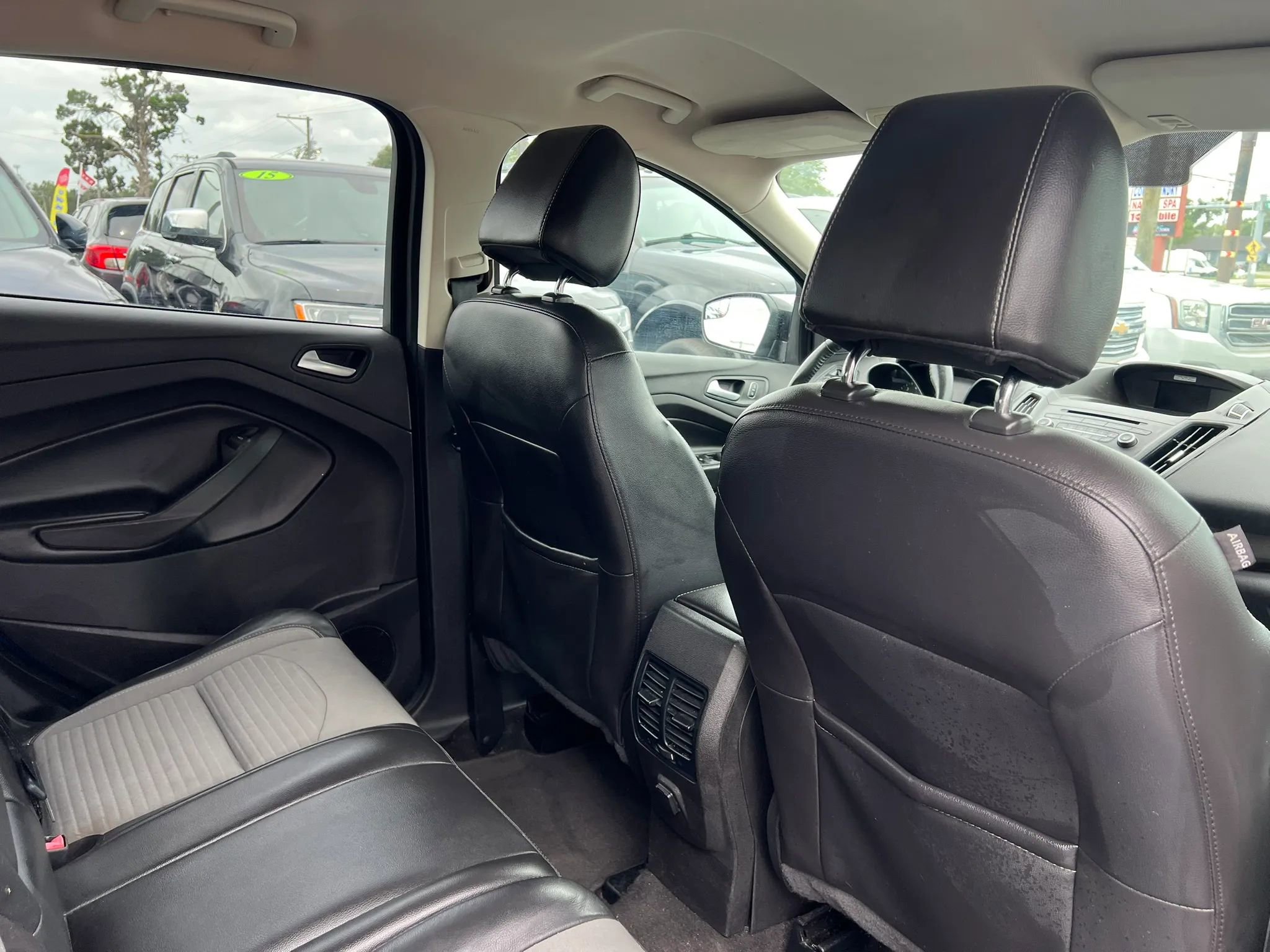 Used 2017 Ford Escape SE w/ SE Sport Appearance Package FWD image 15
