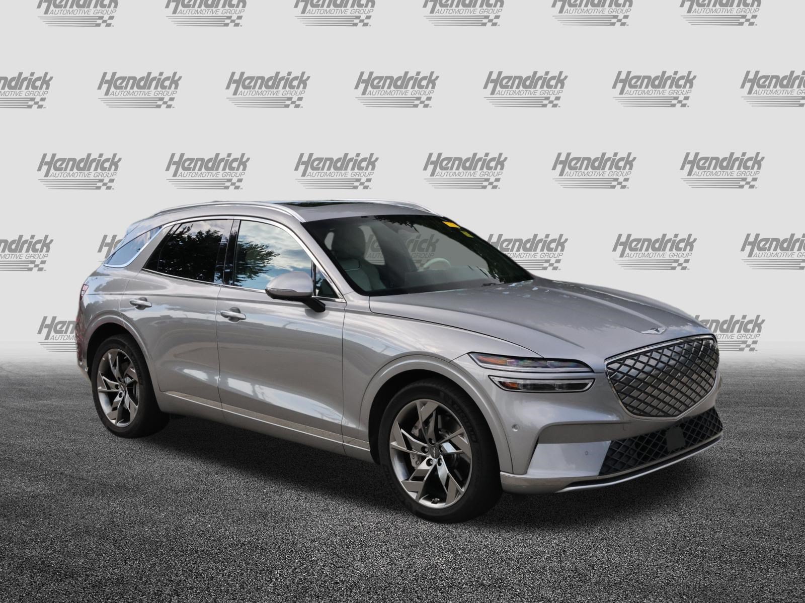 Used 2023 Genesis Electrified GV70 AWD/4WD image 2