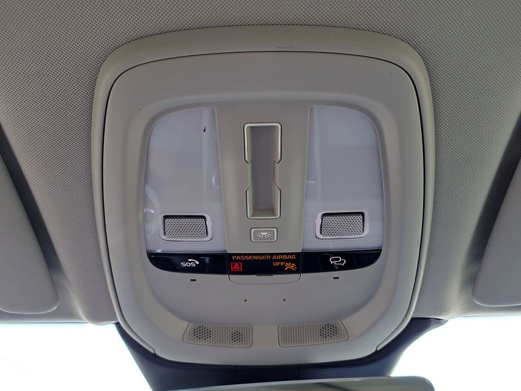 Used 2023 Volvo XC60 B5 Ultimate w/ Climate Package image 16