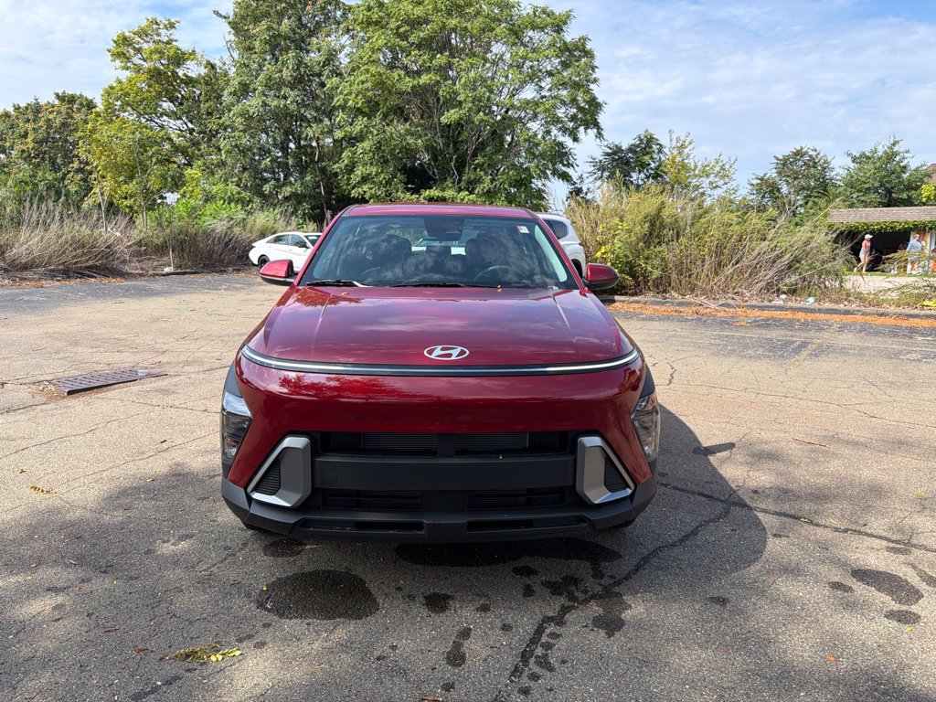 New 2027 Hyundai Kona SE AWD/4WD image 2